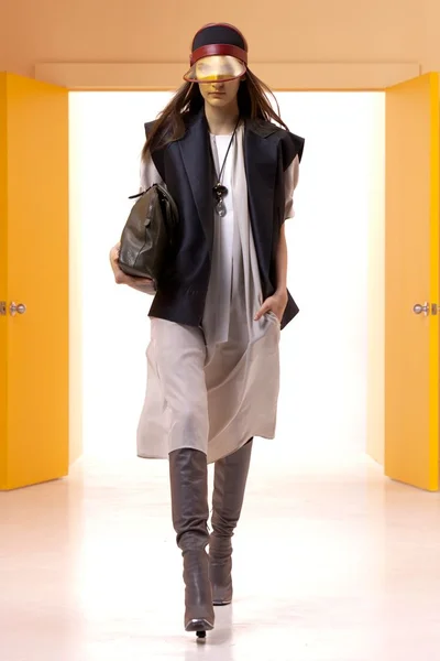 Look 11